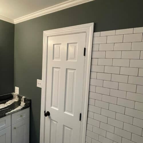 modern subway tiles with wall painted Homburg Gray SW 7622