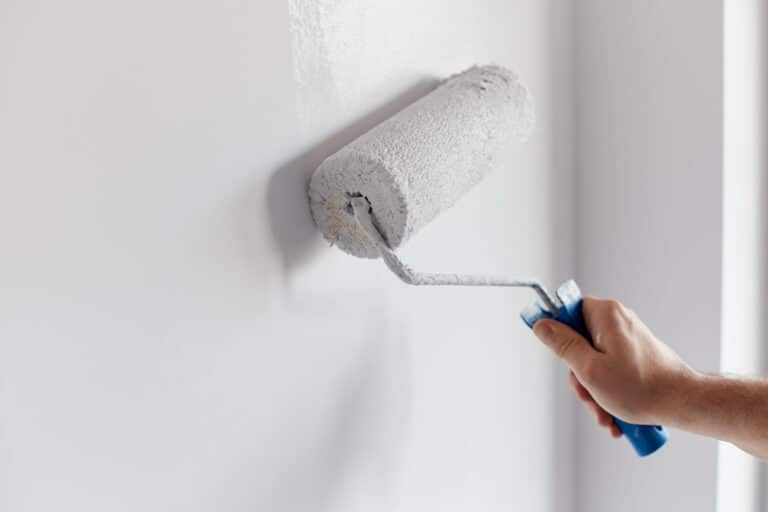 paint-interior-walls-white-occ.jpeg