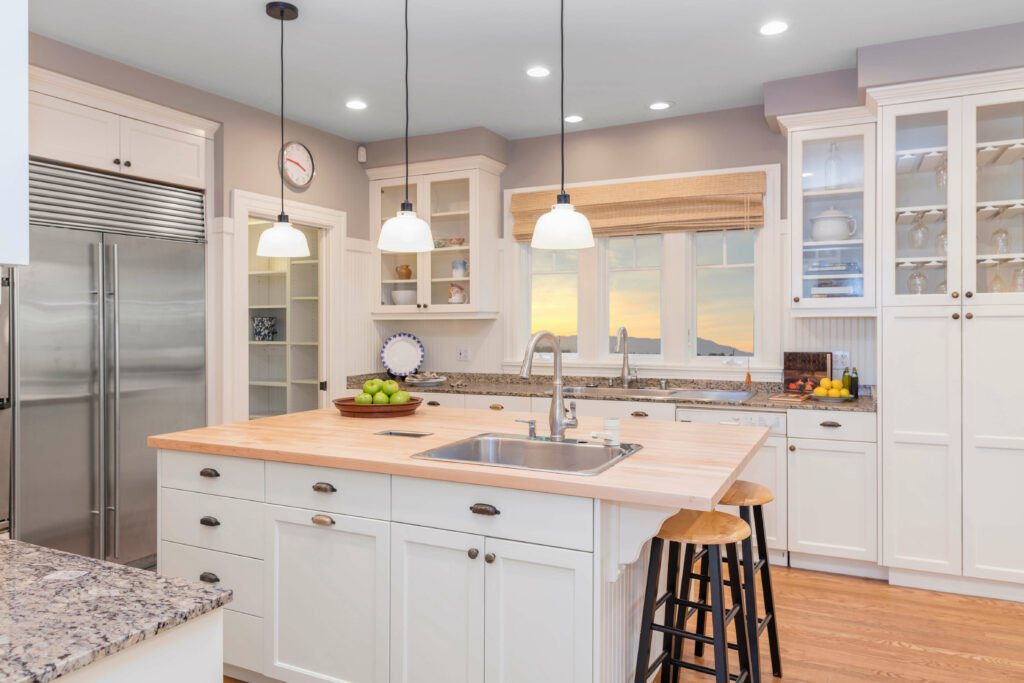 white painted kitchen cabinets